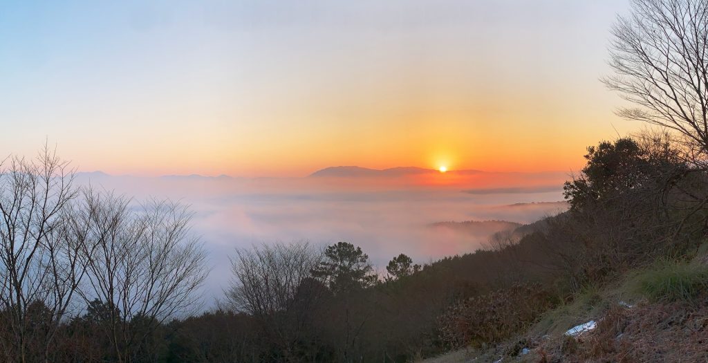 紅取山から望む人吉盆地の雲海