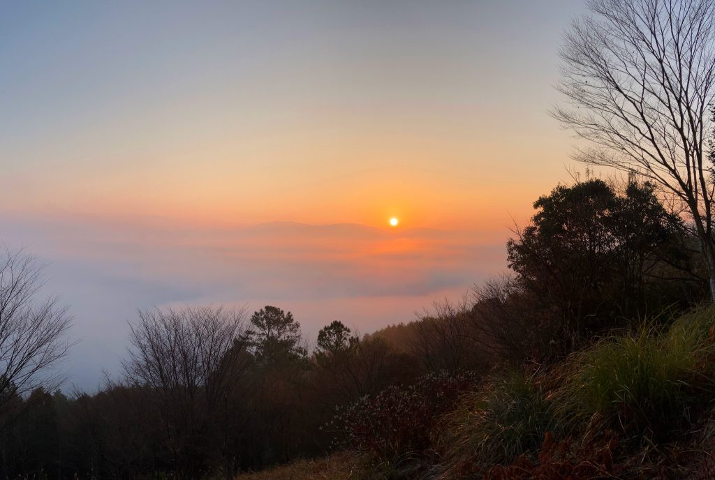 紅取山から望む人吉盆地の雲海